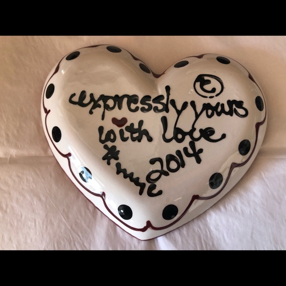 Expressly Yours NWOT Valentine pair of Heart dishes with snowmen - Picture 5 of 5